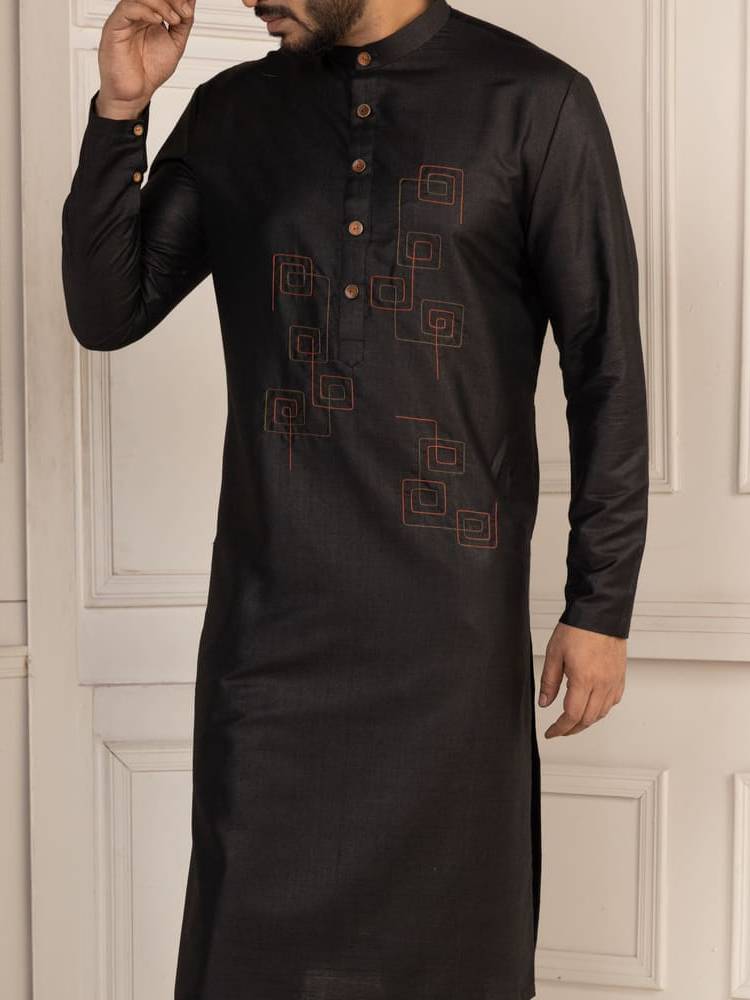 Black Embroidered Kurta Set with Mandarin Collar & Geometric Thread Work