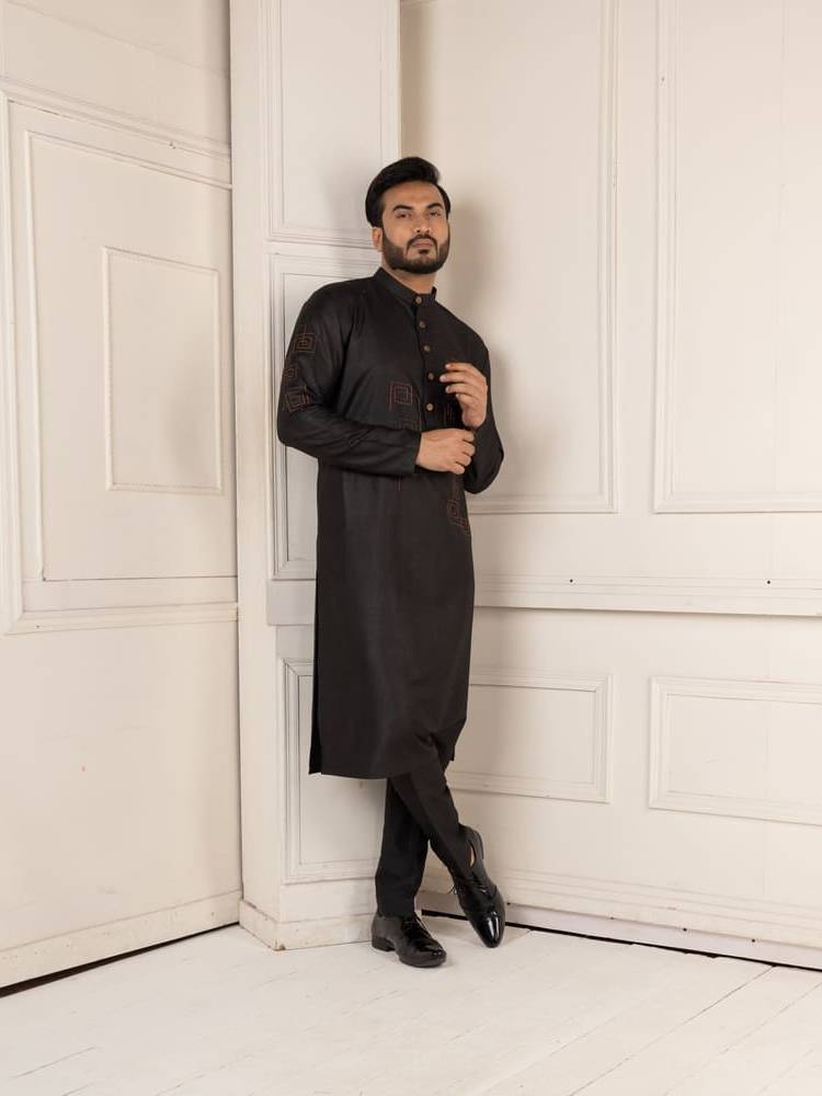 Black Embroidered Kurta Set with Mandarin Collar & Geometric Thread Work
