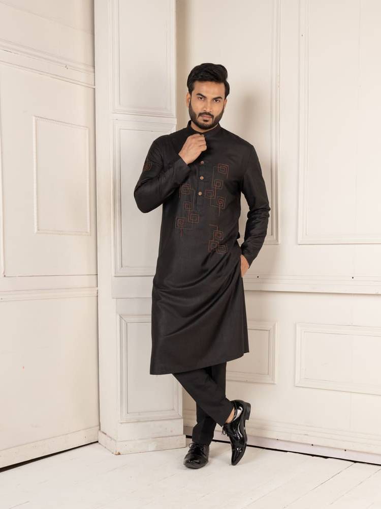 Black Embroidered Kurta Set with Mandarin Collar & Geometric Thread Work